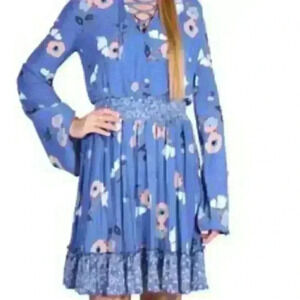 Shyanne Cornfield Blue Floral Crinkle Cut Dress Size‎ Large